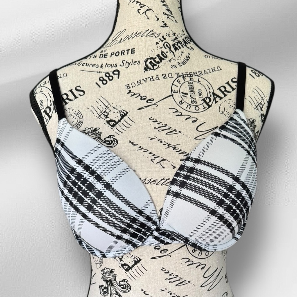 Pink by Victoria’s Secret Bra 34D